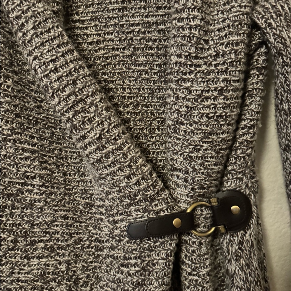 Cache Cardigan - Picture 2 of 10